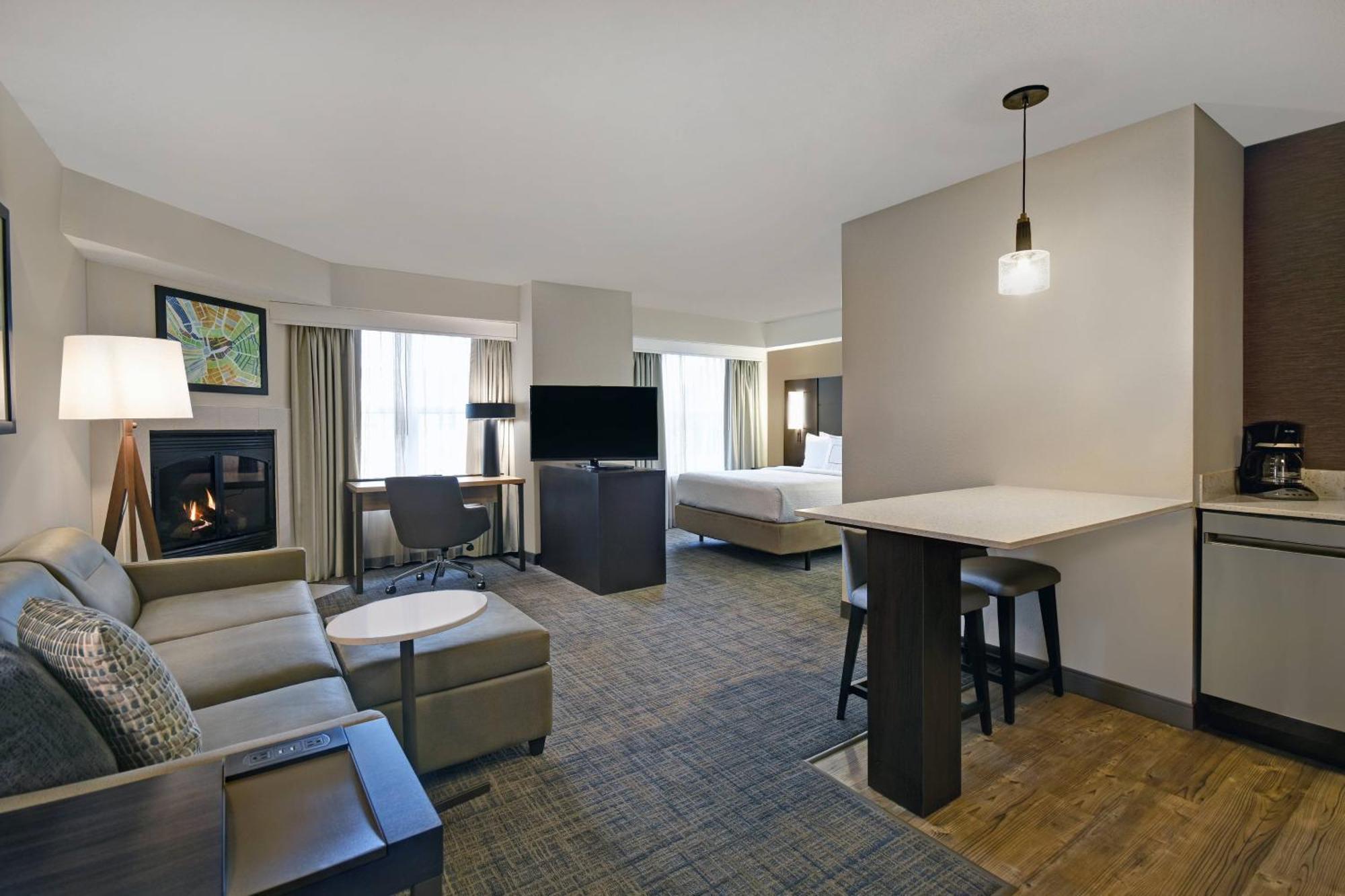 Airport 3* Louisville